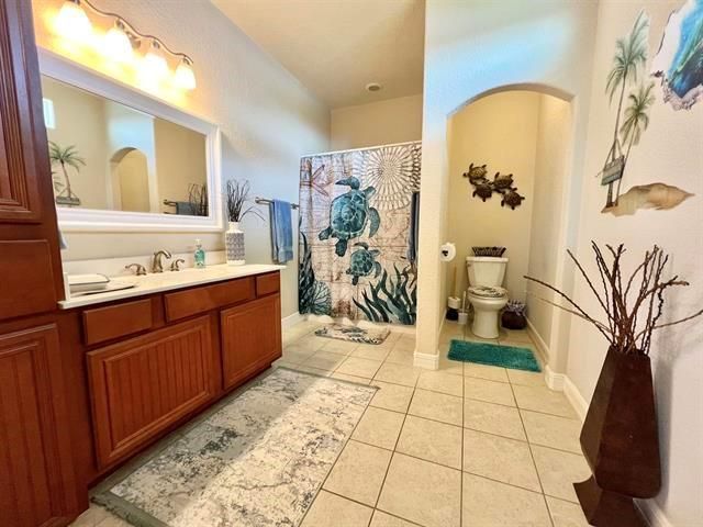 3174 Sea Castle Drive, Crystal Beach, TX 77650