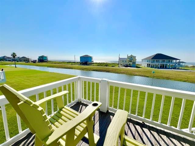 3174 Sea Castle Drive, Crystal Beach, TX 77650