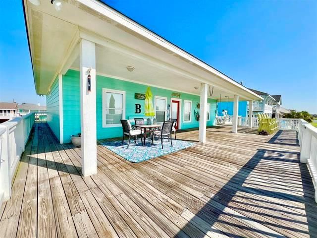 3174 Sea Castle Drive, Crystal Beach, TX 77650