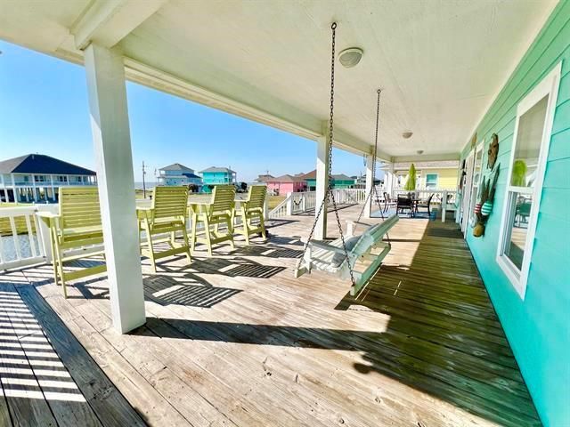 3174 Sea Castle Drive, Crystal Beach, TX 77650