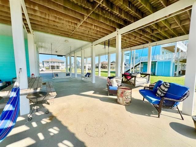 3174 Sea Castle Drive, Crystal Beach, TX 77650