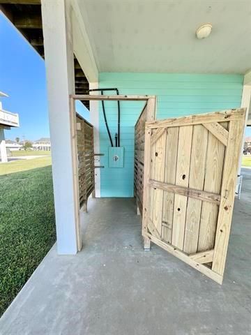 3174 Sea Castle Drive, Crystal Beach, TX 77650