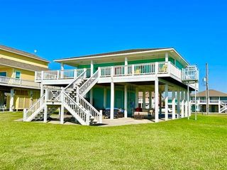 3174 Sea Castle Drive, Crystal Beach, TX 77650