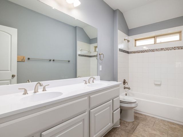 225 Kirkhill ST, Hutto, TX 78634