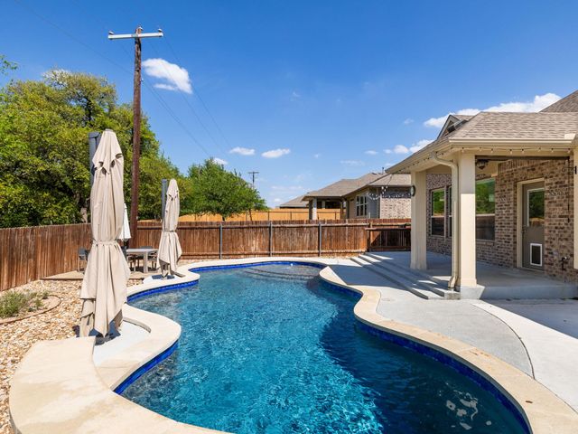 225 Kirkhill ST, Hutto, TX 78634