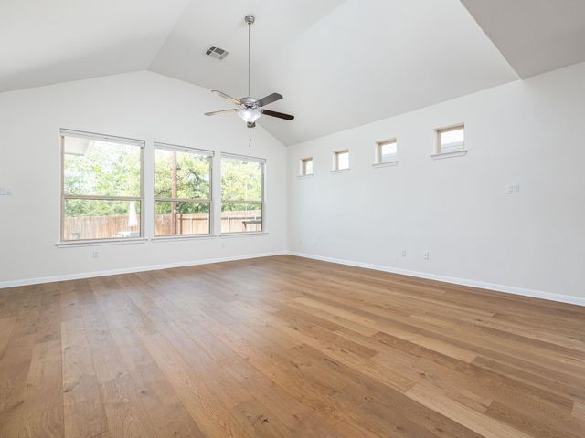 225 Kirkhill ST, Hutto, TX 78634