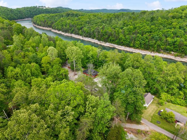 825 George Hardwick Drive, Bronston, KY 42518