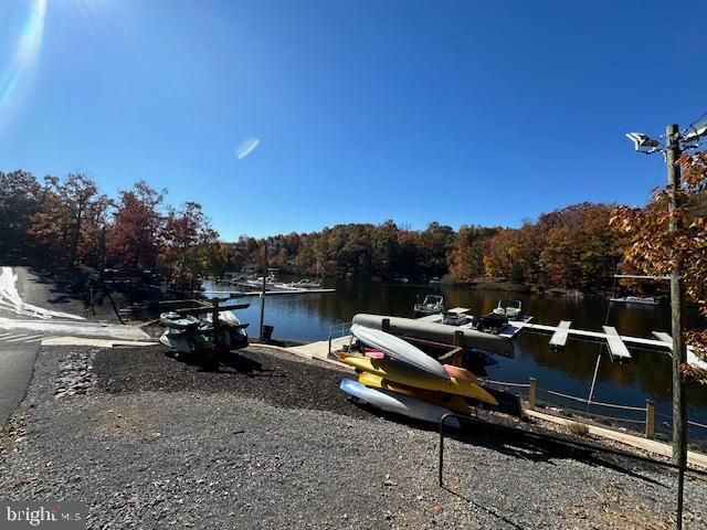 700 MASTERS DR, Cross Junction, VA 22625