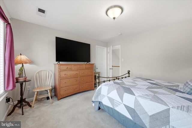 700 MASTERS DR, Cross Junction, VA 22625
