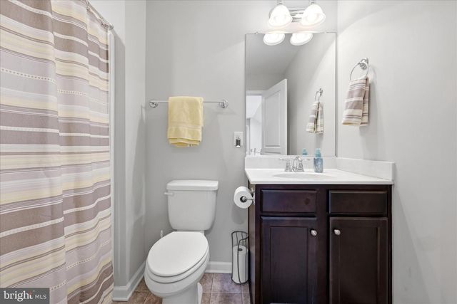 700 MASTERS DR, Cross Junction, VA 22625