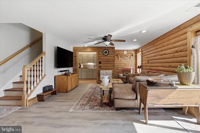 700 MASTERS DR, Cross Junction, VA 22625