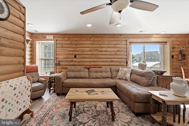 700 MASTERS DR, Cross Junction, VA 22625