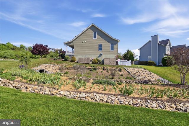 700 MASTERS DR, Cross Junction, VA 22625