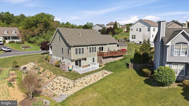 700 MASTERS DR, Cross Junction, VA 22625