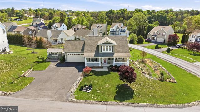 700 MASTERS DR, Cross Junction, VA 22625