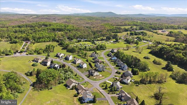 700 MASTERS DR, Cross Junction, VA 22625