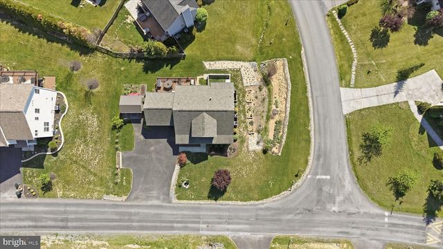 700 MASTERS DR, Cross Junction, VA 22625