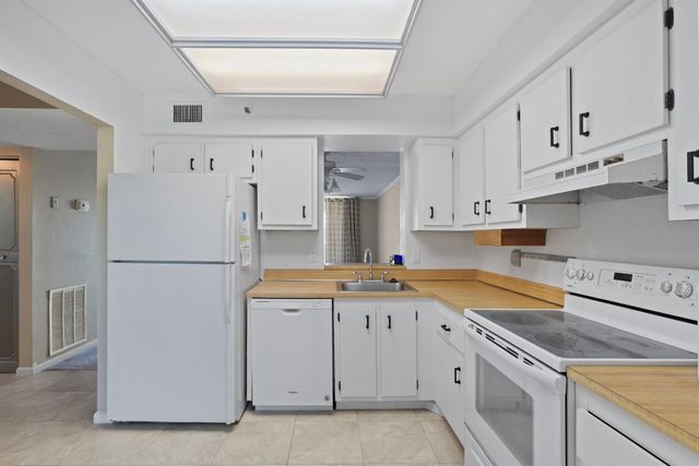 4550 NW 18th Avenue 301, Deerfield Beach, FL 33064