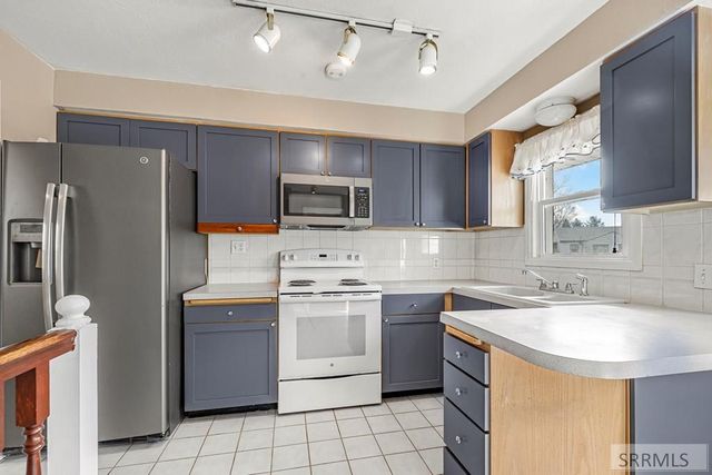 161 Beacon Drive, Idaho Falls, ID 83402