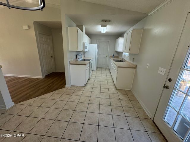 2632 Mashburn Road, Marianna, FL 32448