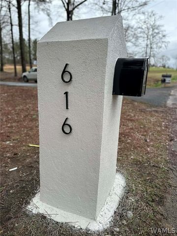 616 7th NW, Reform, AL 35481