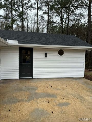 616 7th NW, Reform, AL 35481