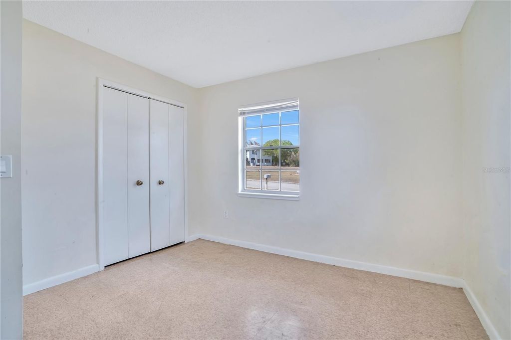 Image 13 of property listing at 1011 LUCERNE DRIVE, Sebring, FL 33870