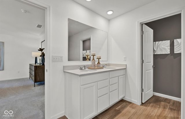 2401 Zion Trail, Greenwood, IN 46143