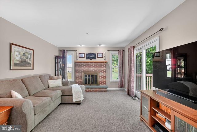 210 GYPSIE LN, West Chester, PA 19380