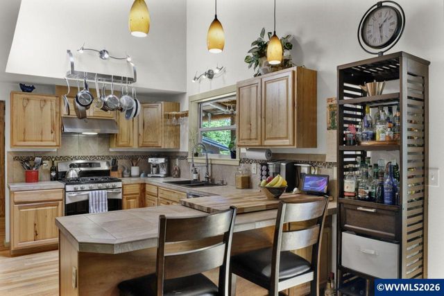 23830 Old Peak Rd, Philomath, OR 97370