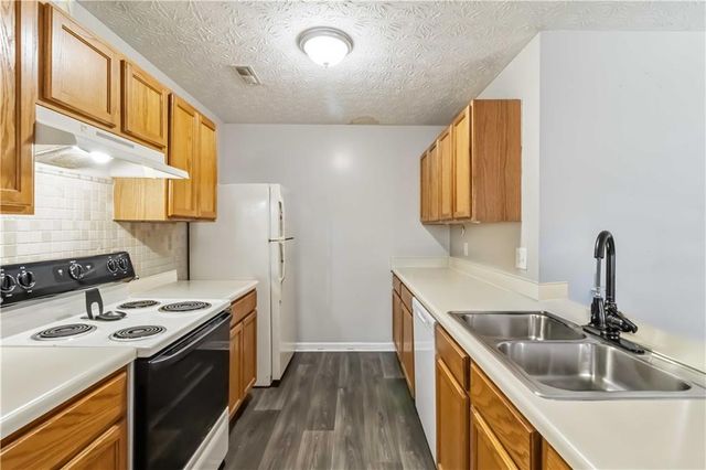 5559 Strathmoor Manor Circle, Lithonia, GA 30058