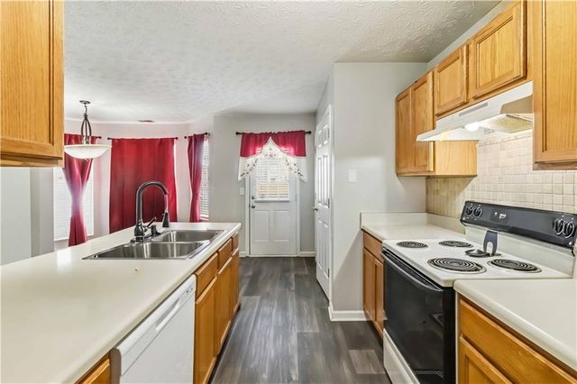 5559 Strathmoor Manor Circle, Lithonia, GA 30058