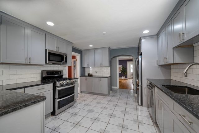 193 Vincent Rd, Dedham, MA 02026