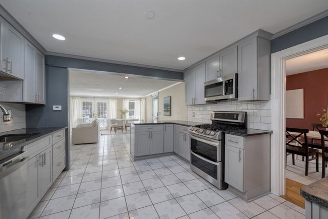 193 Vincent Rd, Dedham, MA 02026