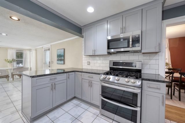 193 Vincent Rd, Dedham, MA 02026