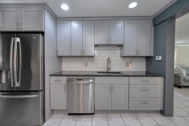 193 Vincent Rd, Dedham, MA 02026