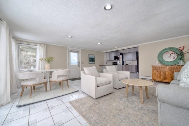 193 Vincent Rd, Dedham, MA 02026