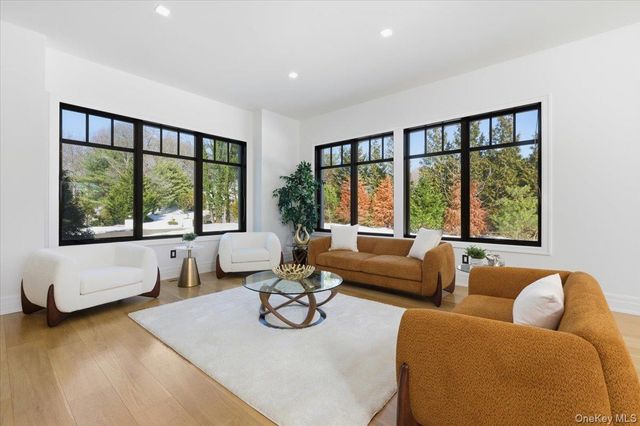 26 Saint Andrews Court, Old Westbury, NY 11568