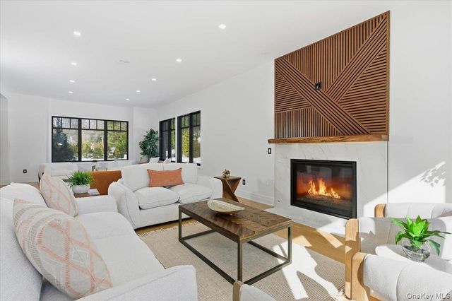 26 Saint Andrews Court, Old Westbury, NY 11568