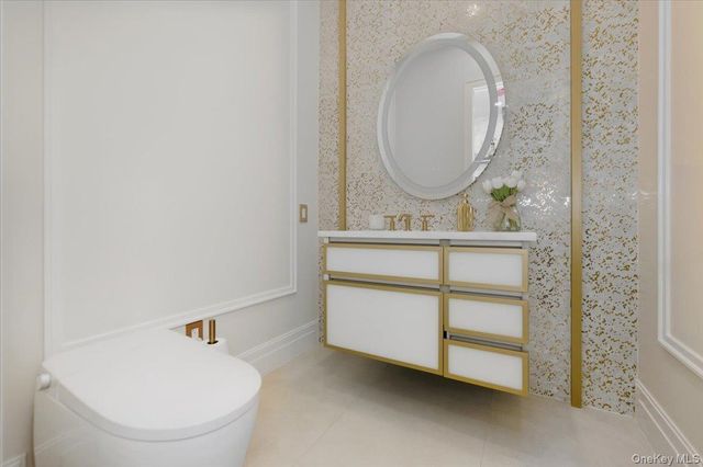 26 Saint Andrews Court, Old Westbury, NY 11568