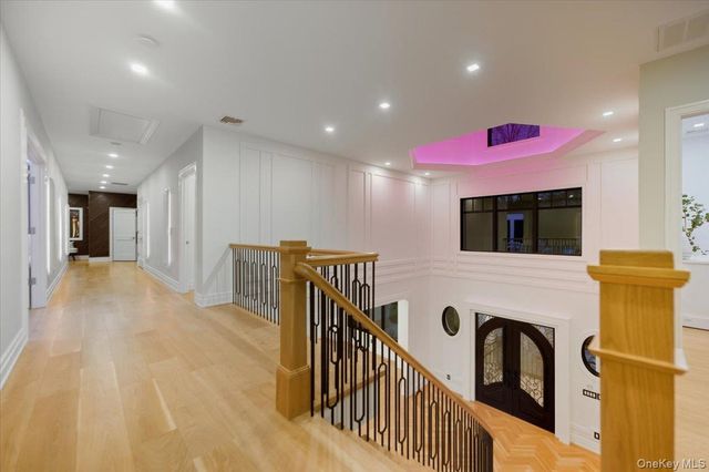 26 Saint Andrews Court, Old Westbury, NY 11568