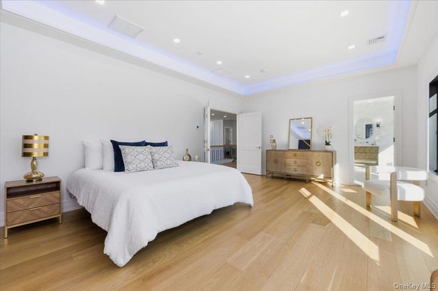 26 Saint Andrews Court, Old Westbury, NY 11568