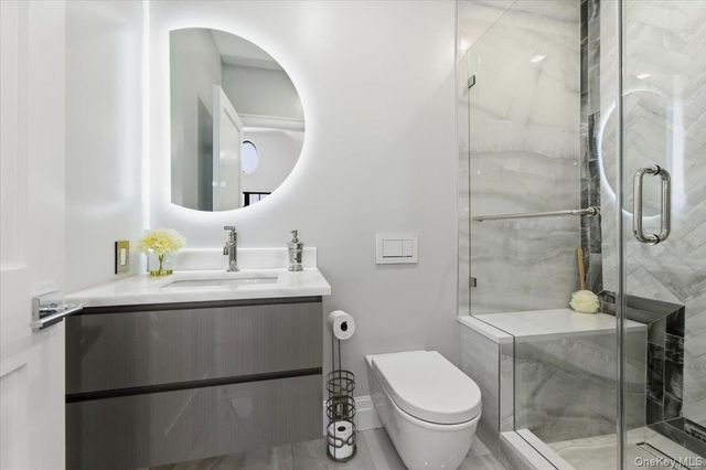 26 Saint Andrews Court, Old Westbury, NY 11568