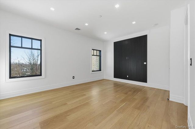 26 Saint Andrews Court, Old Westbury, NY 11568