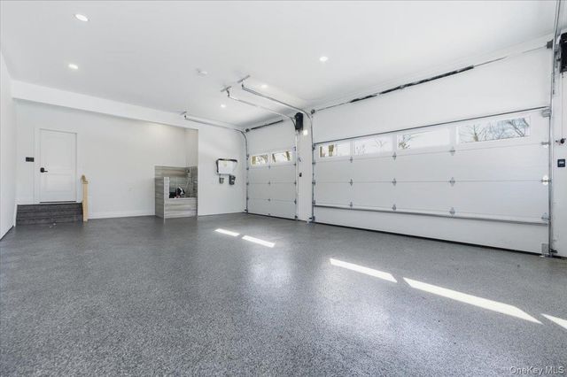 26 Saint Andrews Court, Old Westbury, NY 11568