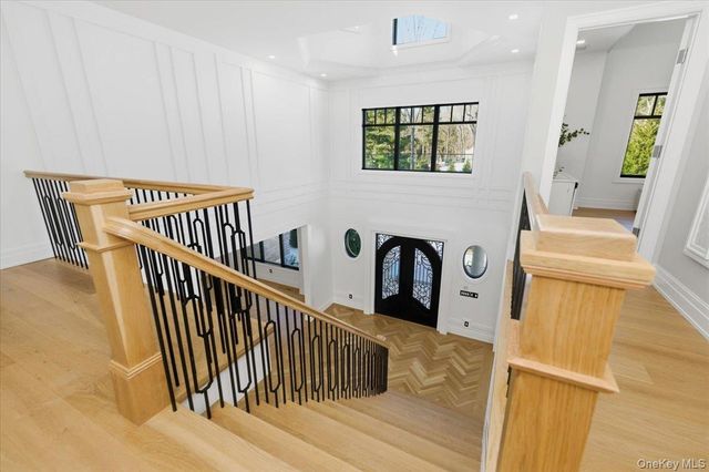 26 Saint Andrews Court, Old Westbury, NY 11568