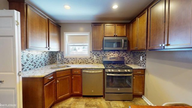 26671 Belleair Street, Roseville, MI 48066