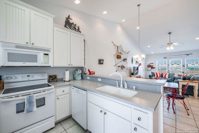 1901 S Station St #121, Port Aransas, TX 78373