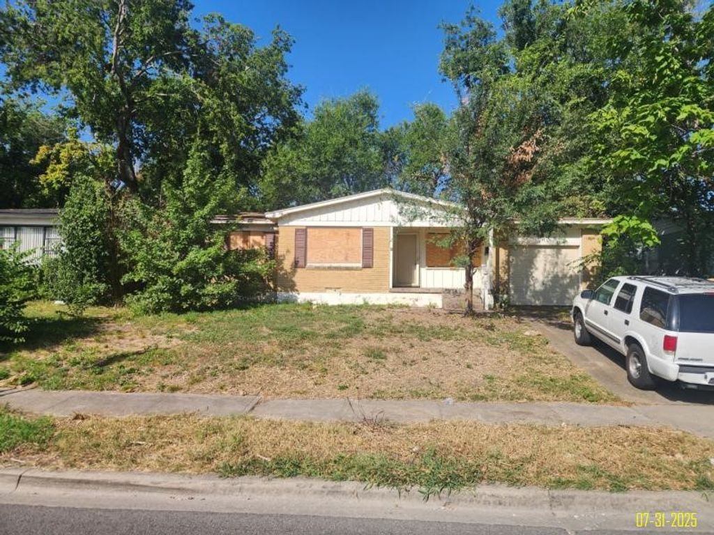10325 Maylee Boulevard, Dallas, TX 75228