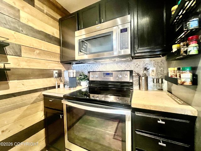 12043 Buttermilk Way, Eagle River, AK 99577